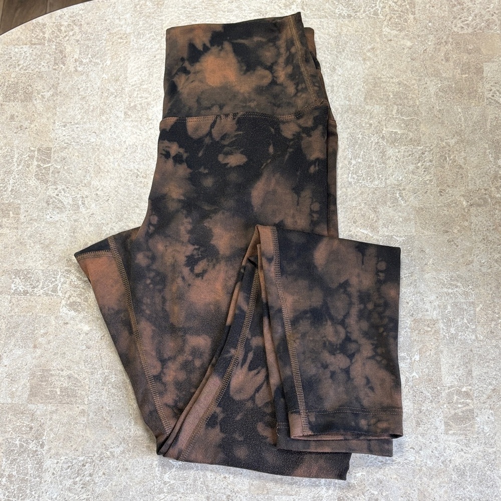 NOBULL Black and Brown Tie-Dye Leggings